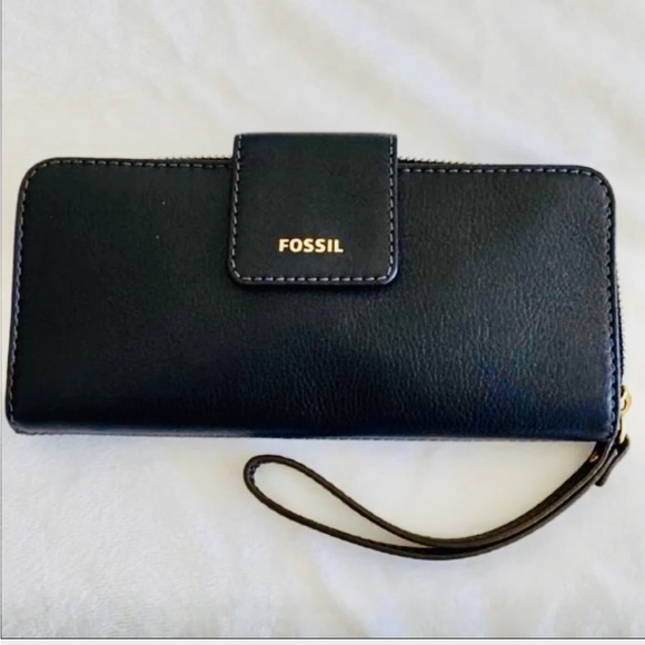 Fossil Madison Zip Clutch / Wristlet - Picture 1 of 7